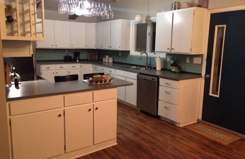 Grandy House | Private mid century lakehouse with stunning views/direct lake access