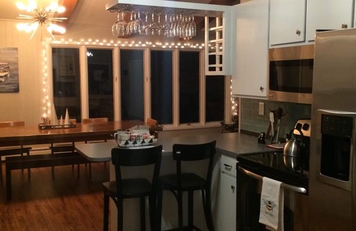 Grandy House | Private mid century lakehouse with stunning views/direct lake access