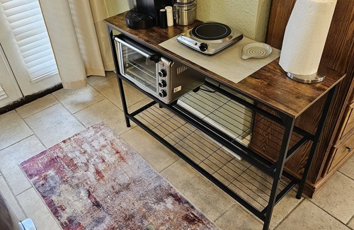 Bucktown Apartment | Private Mother In Law Suite (30 day minimum)