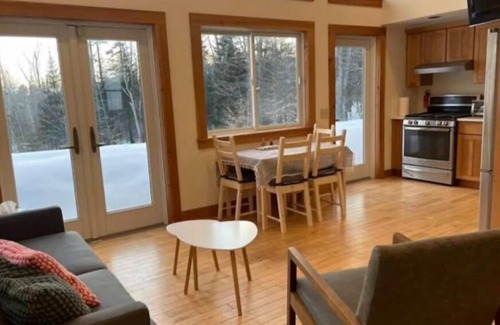 Weston House | Private, mountain views,easy access