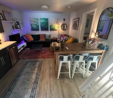 Beaumont - Wilshire Apartment | Private NE Portland Guesthouse
