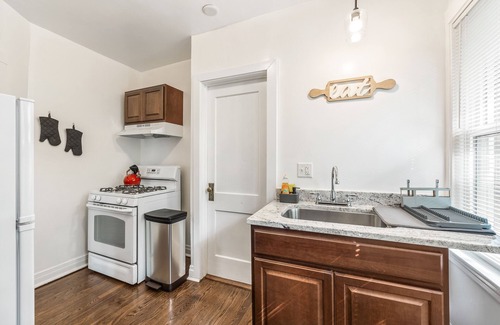Lavergne Apartment | Private Parking/Comfy Bed/25mins to ORD>MDW>DT>HOSP