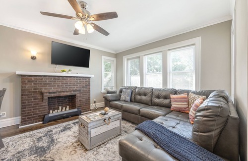 Lavergne Apartment | Private Parking/Comfy Bed/25mins to ORD>MDW>DT>HOSP