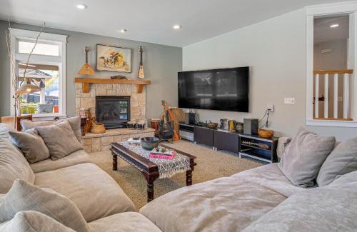 Ashland House | Private Pool and Mtn Views Stunning Ashland Home