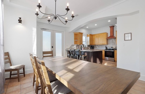 Emerald Waters Village House | Private Pool & Beach Access! Free 5+ Car Parking