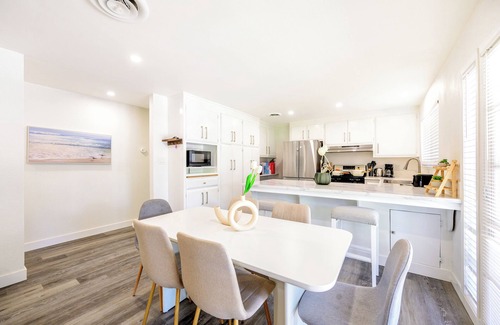 Elk Grove House | Private Pool｜Cozy 4b2b｜Garage access｜Flex-Lease｜Instant Tour #42354