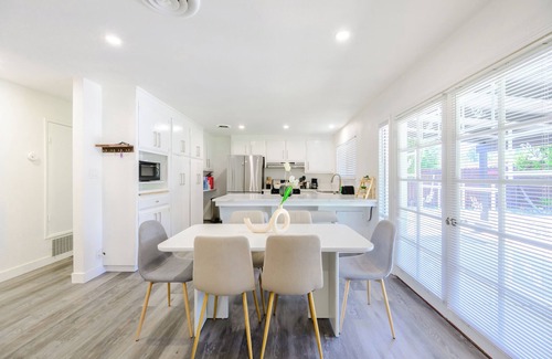 Elk Grove House | Private Pool｜Cozy 4b2b｜Garage access｜Flex-Lease｜Instant Tour #42354