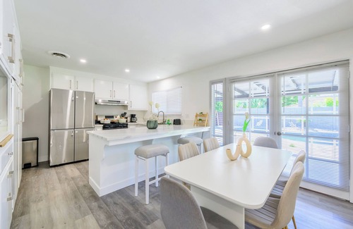 Elk Grove House | Private Pool｜Cozy 4b2b｜Garage access｜Flex-Lease｜Instant Tour #42354