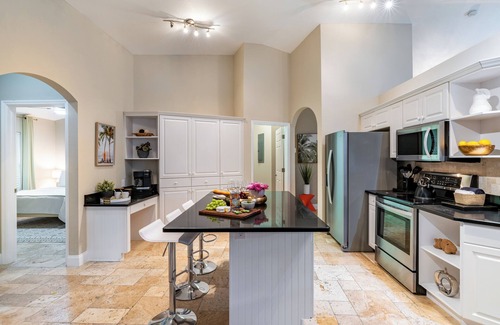 Central Naples House | Private Pool, Firepit, Game Room | Mins to Beaches | Casa Solara by AvantStay