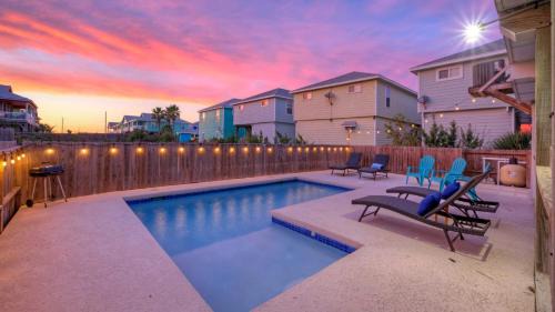 Port Aransas House | Private Pool Game Room Patio Near the Beach Palm House by AvantStay