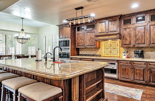 Arrowhead Ranch House | Private Pool, Pool Table, BBQ, Near San Diego Padres & Seattle Mariners Spring Training + FREE GOLF!