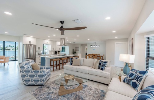 South Island House | ☀️Private Pool | Canal Front with Boat Dock | Seas The Day☀️