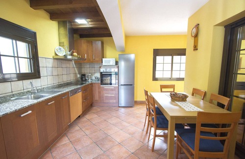 Sils Villa | Private pool with access to BCN and Costa Brava!