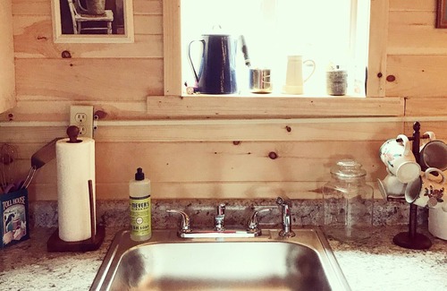 Forestport Cabin | 🌲 Private, Quiet, Rustic Lakeside Cabin, close by to Old Forge! 🌲