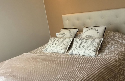Cordebugle Bed & Breakfast | Private room in Normandy