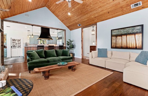 Kyle House | Private Ranch-Chef's Kitchen-King Bed-Large Pool-heated for additional charge