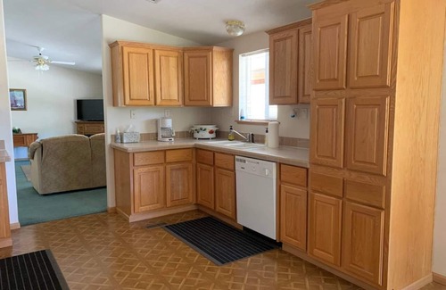 Marysvale House | Private ranch house with a view day AND night!