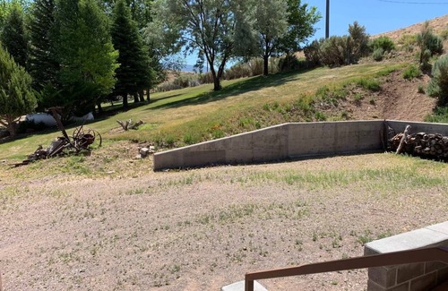 Marysvale House | Private ranch house with a view day AND night!