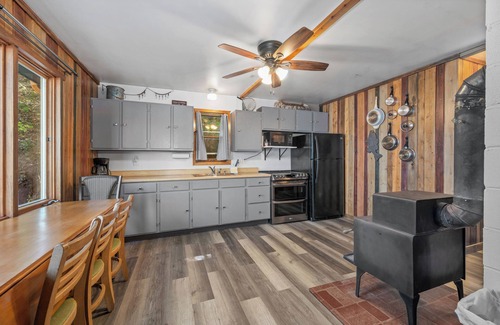 Bigfork Cabin | Private Resort Style Cabin - Three bedroom, One Bath, Unique Bunkhouse and Private Beach