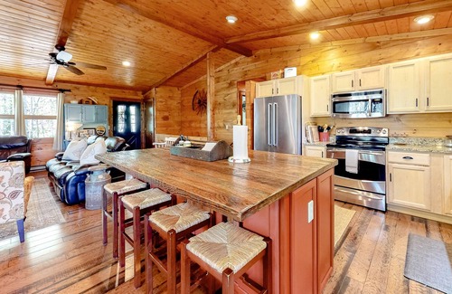 Cullowhee Cabin | Private retreat amongst the trees with scenic deck, grill, firepit, & game room