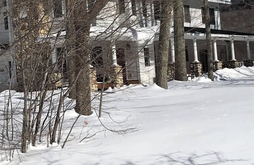 Manchester House | Private Retreat on Battenkill Near Manchester Village