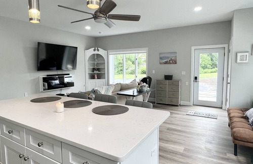 York Cottage | Private River Cottage Oasis, steps to York River