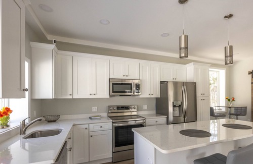 York Cottage | Private River Cottage Oasis, steps to York River