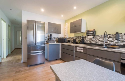 Woippy Bed & Breakfast | Private room 26m + living room and kitchenette - WIFI