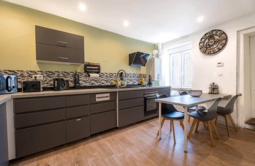 Woippy Bed & Breakfast | Private room 26m + living room and kitchenette - WIFI