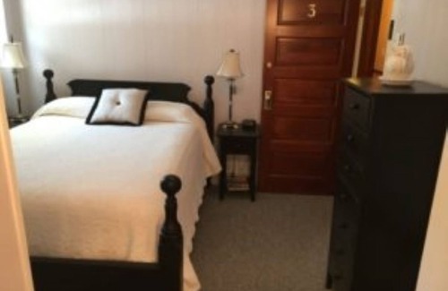 Central Lake Hotel | private room and bath located above The Blue Pelican Inn