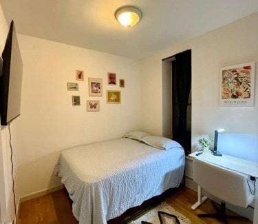 Midtown West House | Private Room at a Shared Apartment by Times Square Manhattan