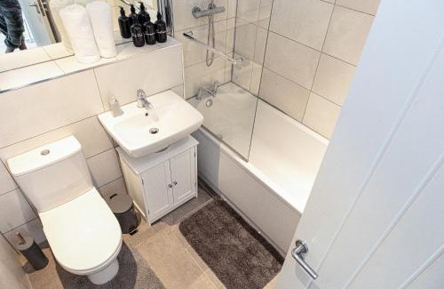 Langley Mill House | Private room in a new build