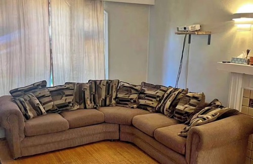 Delta House | Private room in a share house