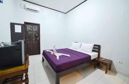 Downtown Kuta House | Private Room in Balinese House, Poppies Lane, Legian Kuta Near Beach (SNTH)