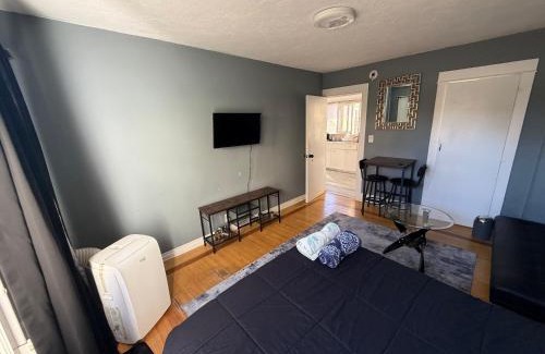 Wilshire House | Private Room in East Hollywood