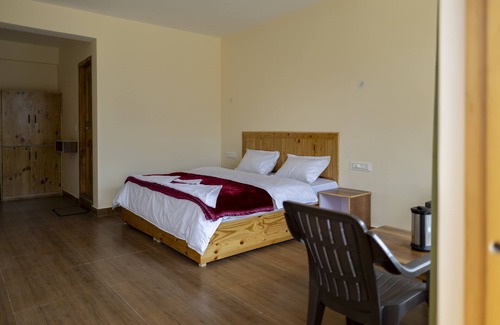 Vashist Other | Private Room in Manali, Mountain and River view Near Manali-4