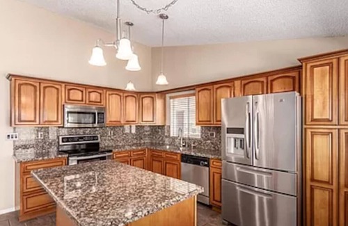 Deer Valley House | Private room in Pool home-1