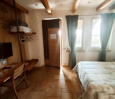 Montechiarugolo House | Private Room in the Food Valley of Parma