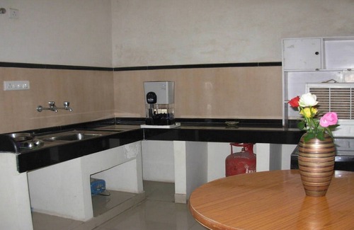 Adarsh Nagar House | Private room located in an affluent area