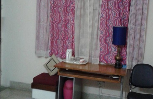 Adarsh Nagar House | Private room located in an affluent area