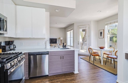 Marina del Rey Apartment | Private Room w/Pool & Gym – Marina del Rey