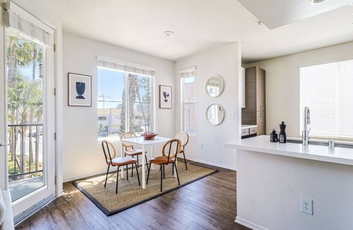 Marina del Rey Apartment | Private Room w/Pool & Gym – Marina del Rey