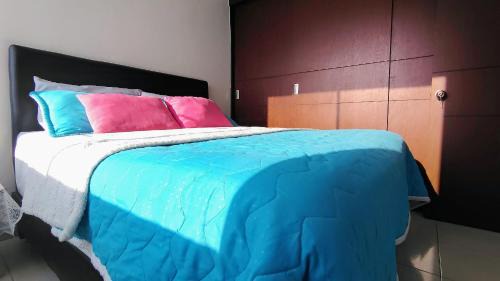 Bucaramanga Apartment | Private Room with Bathroom in Furnished Apartment - La Concordia, Bucaramanga