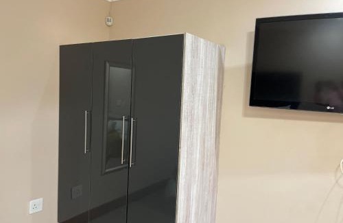 Mokopane Apartment | Private Room with patio 2