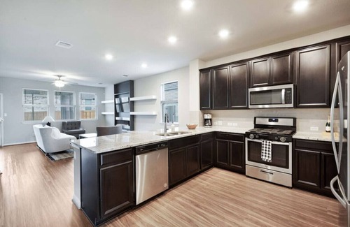 Hutto House | Private, Round Rock Escape!