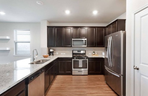 Hutto House | Private, Round Rock Escape!