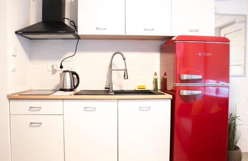 Sesvete Apartment | Private Secluded Studio