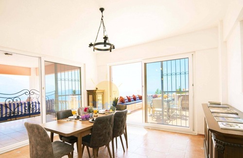 Kas House | Private secluded villa with fabulous views of the Kalkan Bay