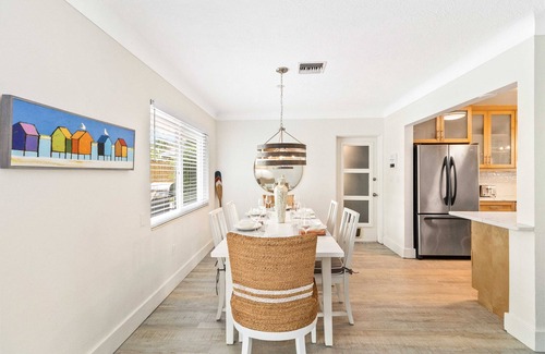 Southgate House | Private single family home in great location. Close to downtown and beaches.