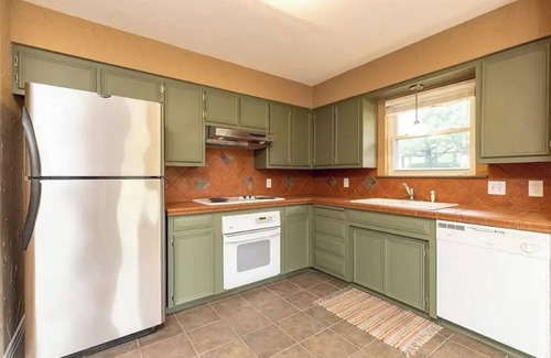 Bedford Apartment | Private, Spacious Guesthouse by DFW Airport